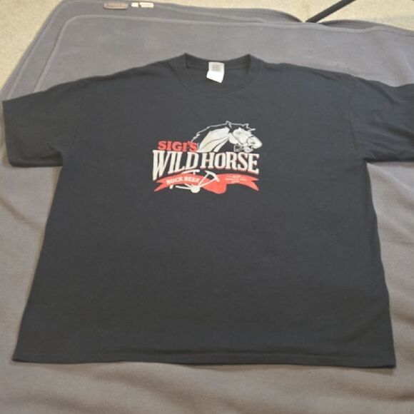Gildan Black Short Sleeve Tee Sigi's Wild Horse Bucj B - Picture 1 of 5